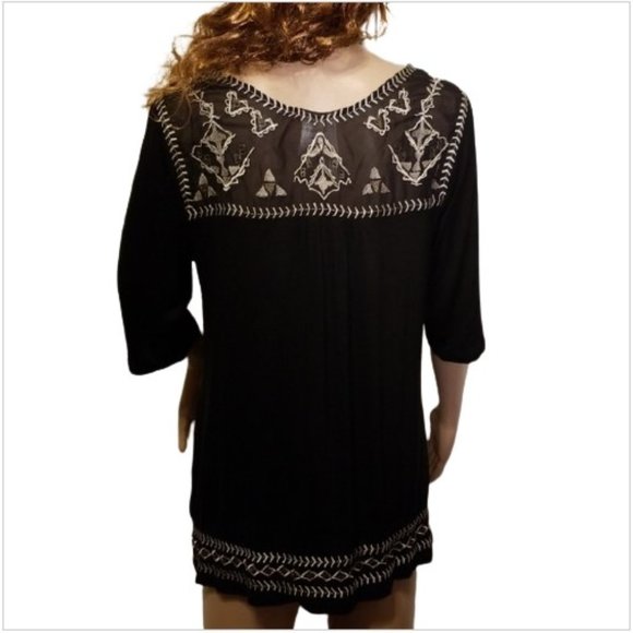 Simply Irresistible Embroidered Black Knit Top M - Picture 2 of 6